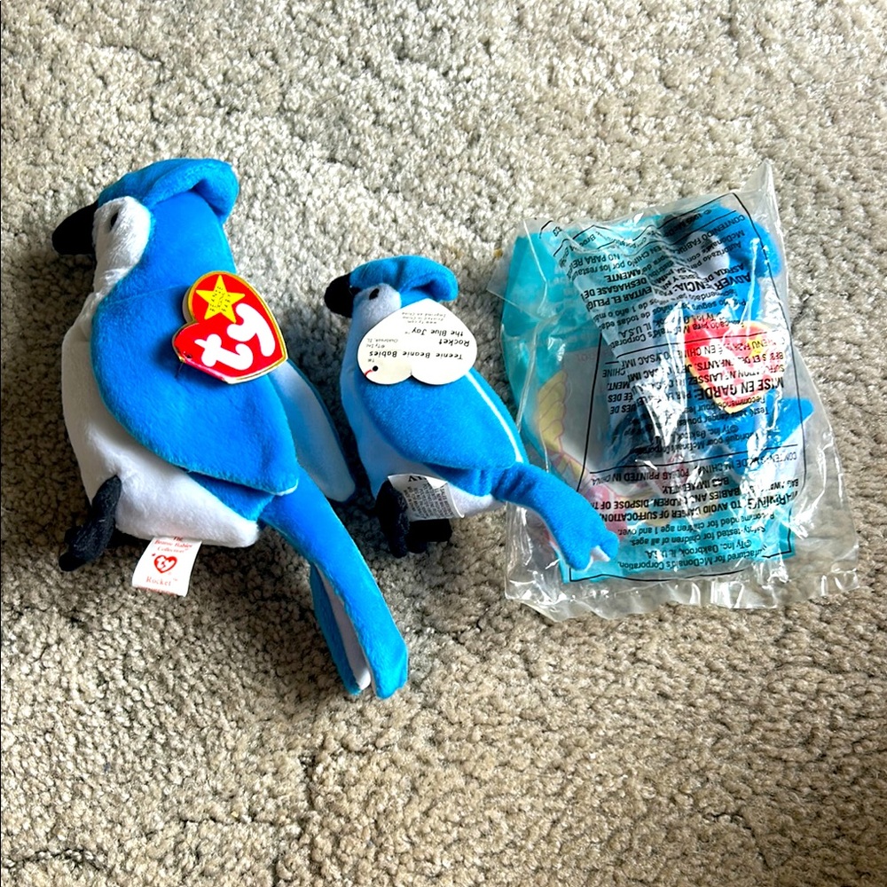 Blue Jay Beanie Babies Set of 3. 2teenie baby and one regular. Very collectible
